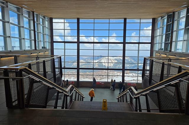 Colorado Springs Pikes Peak Luxury Jeep Tours