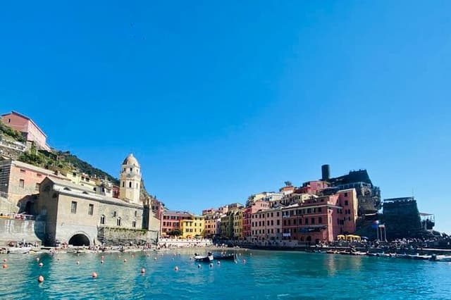 Catch the Sun, Skip the Crowds: 5Terre w Aperitivo&Snorkel