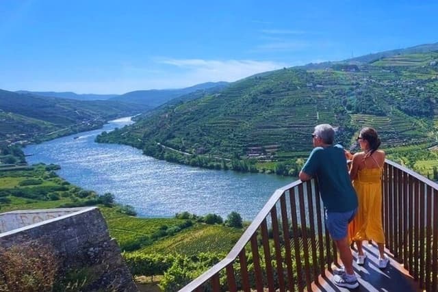 Private Douro 4x4 Adventure from Porto with Deluxe Pic nic