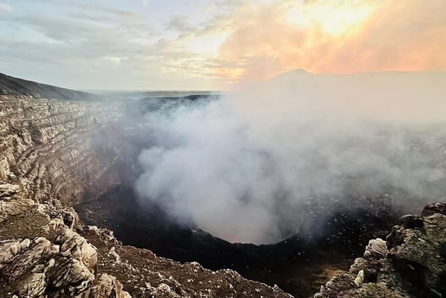 Apoyo Lagoon, Masaya Crafts Market & Masaya Volcano Lava Tour