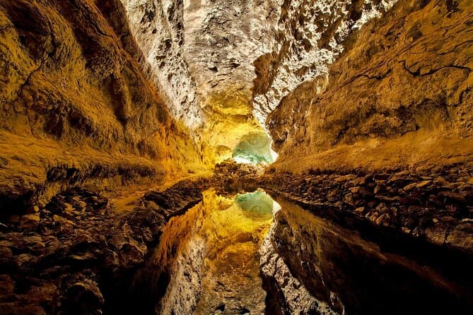 Best Lanzarote Island Tours & Arrecife Excursions