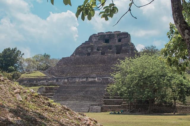 Private | Xunantunich Maya Temple & Barton Creek Cave