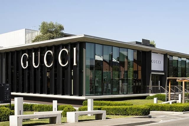 The Mall Outlet Florence from Rome: Luxury Shopping Day Tour