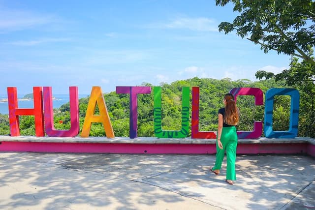 Guided Visit to Huatulco with Pickup Included