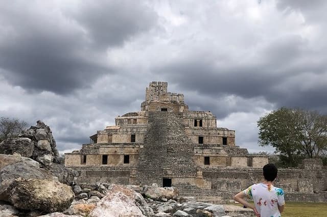 Edzná with a local: a Mayan voyage