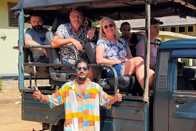 Private Half Day Safari Jeep Tour in Udawalawa national park