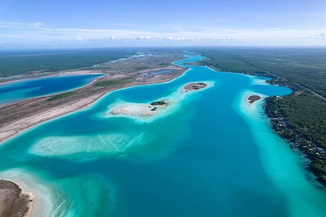 Tour of the Lagoon of Bacalar on pontoon -Collective-