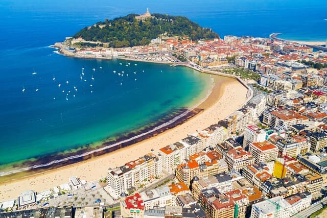 Bilbao and San Sebastian Private Tour with Pickup from Bilbao