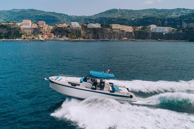 Compare Top-Rated Ischia & Procida Boat Trips