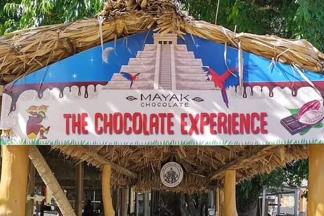 Roatan Sloths & Monkeys, Chocolate Factory plus Beach Break