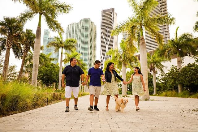 Joys of Miami: Historic Family Walking Tour