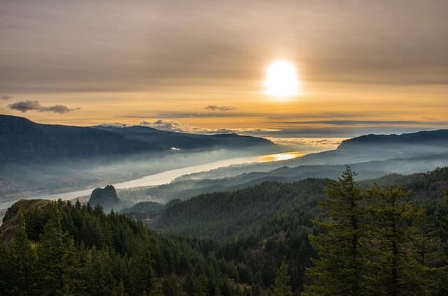Columbia River Gorge Full Day Small Group Tour & Hike