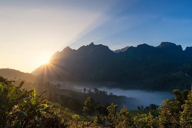 1 Day Chiang Dao Chill & Trekking in Private with Hot Springs
