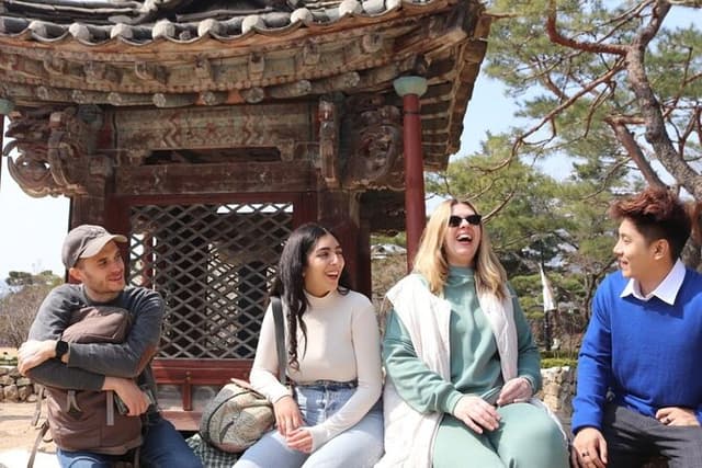 Seoul Like a Local: Private & Personalized Experience (2-3 hours)