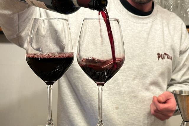 Guided Wine Tour in Old Town Napoli
