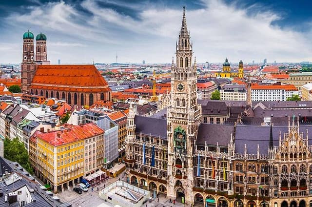 8 Hours Munich Private Tour with Hotel Pickup and Drop Off