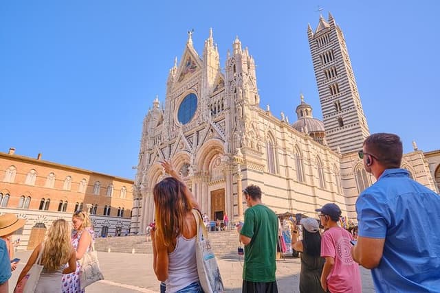 Pisa, Siena and San Gimignano Day Trip with Lunch & Wine Pairing