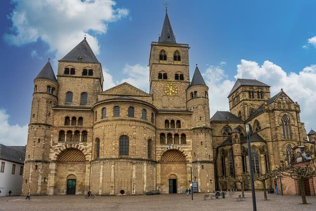 Trier: City Walk with Audio Guide in 7 Languages on your Phone