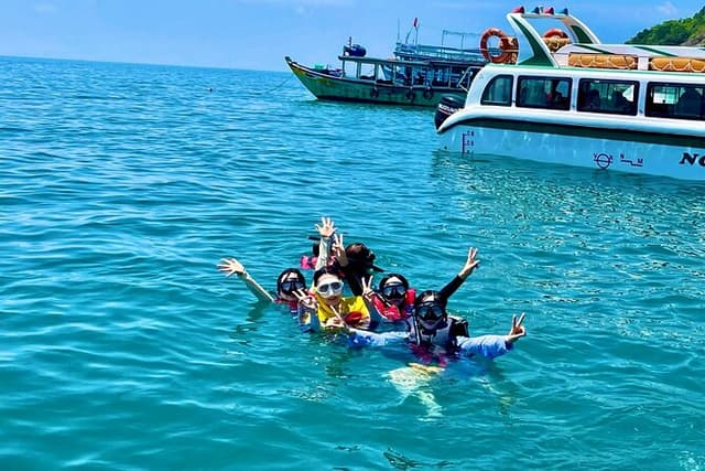 Private Cham Island Snorkeling Tour, Nice Beach, Fishing villages
