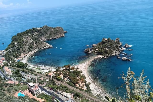 Tour Messina , Taormina and Isola Bella (beach) cannoli and granite