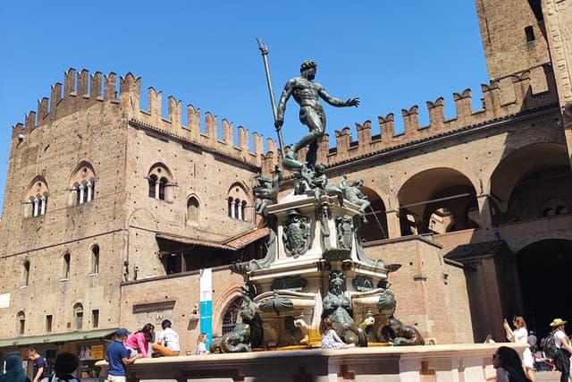 Bologna Classic Guide Bike Tour