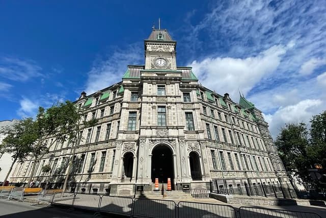 Full day Tour with Private Driver in Quebec