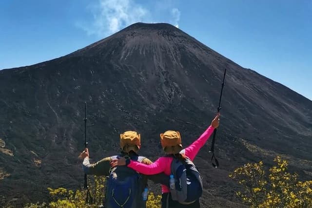 Pacaya Volcano Day Trip from Antigua