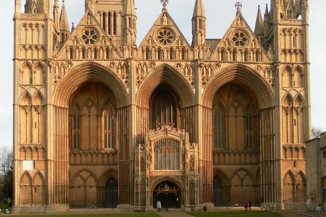 Peterborough Cathedral and Old City Private Walking Tour