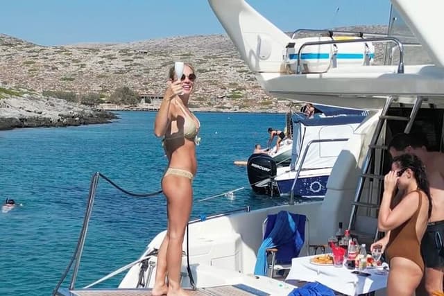 Luxury Power Yacht Cruise