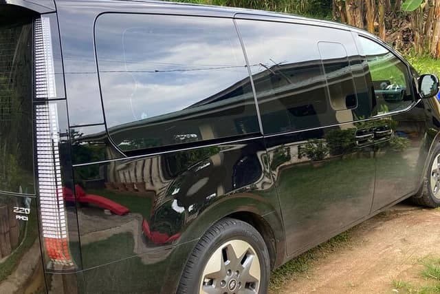 Private Guided Road Tour in Seychelles