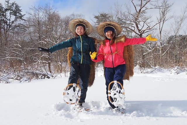 Kitashiobara-mura Private Winter Hiking in Kanjiki Tradition