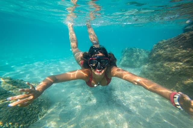 Half Day Private Cruise Tour with Snorkeling and Fishing in Kona