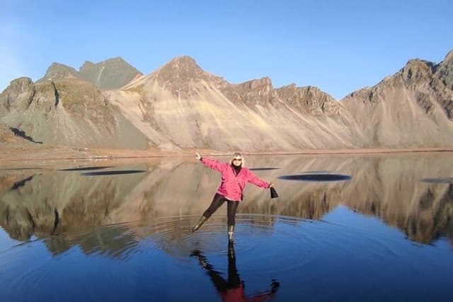 Tour from Djúpivogur: Stokksnes-Vestrahorn-Höfn(lunch)-viewpoint