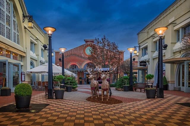 Private Shopping Tour from Munich Hotels to Ingolstadt Outlet