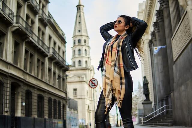 Montevideo: Walking Tour with Photographer and Audioguide