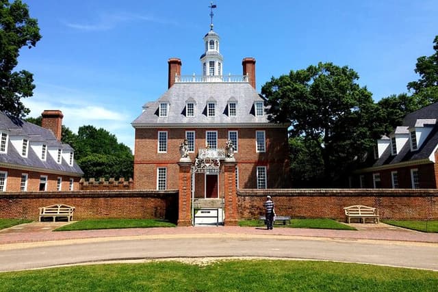 Colonial Williamsburg Private Vehicle Tour from the DC Area