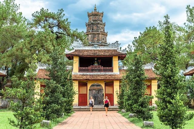 Hue: Royal Tombs Tour - Visit 3 Best Tombs & Pagoda