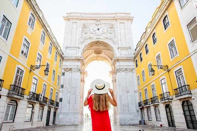 Private Guided 8 hours Tour in Lisbon