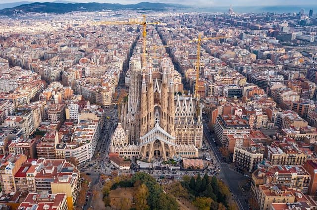 Private Tour Best of Barcelona: Sagrada Familia and Old Town