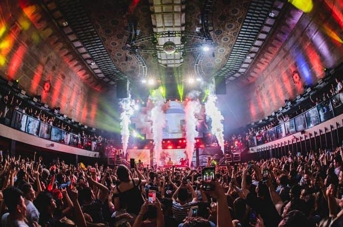 Best Hollywood Club Crawls in LA