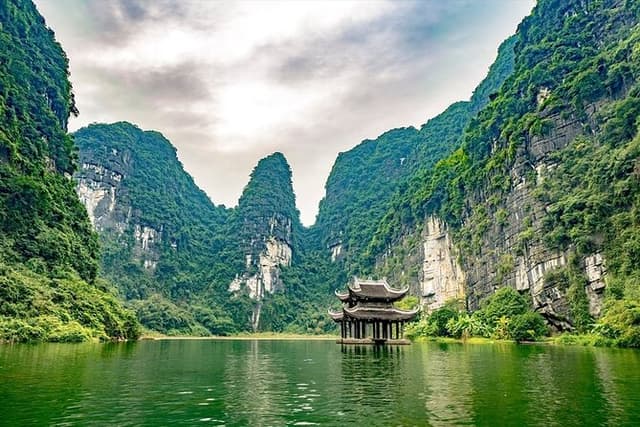 Bai Dinh Trang An Mua Cave Day Tour from Ha Noi