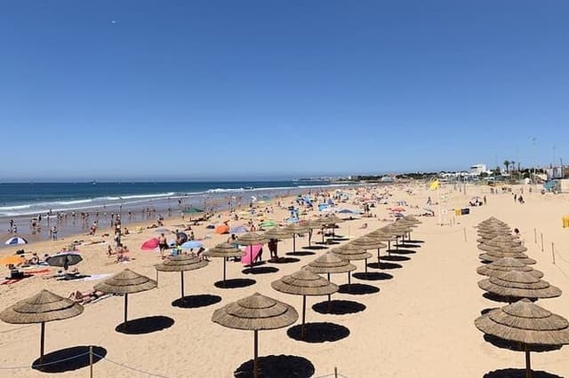 Private Half Day Tour: Villa and Beaches of Cascais