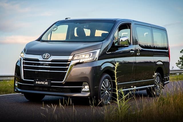 Private Transfer La Paz Airport LPB to La Paz City By Van or Suv
