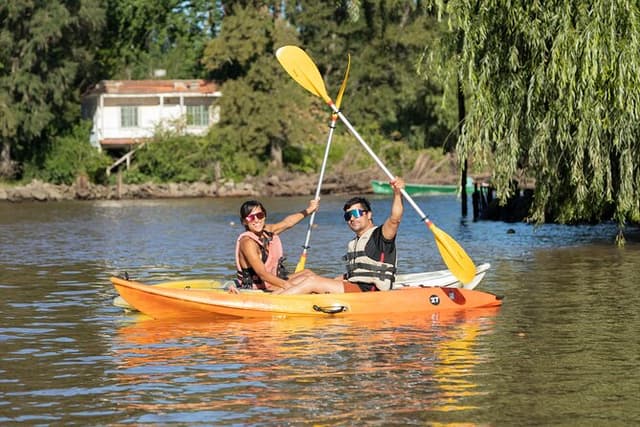 BA to Tigre: Private Bike, Kayak & Argentine BBQ Full-Day Tour