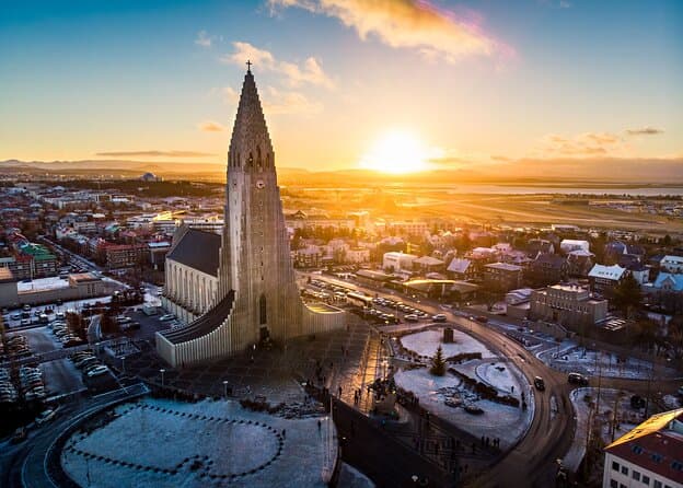 Private 3 Hours Tour with Airport Transfer in Reykjavik
