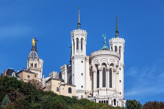Historic Lyon: Exclusive Private Tour with a Local