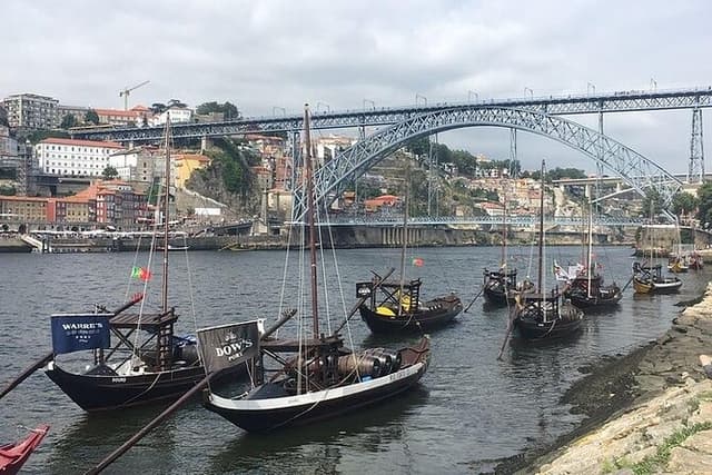 Porto to Santiago de Compostela One Way Trip Up to 4 Stops