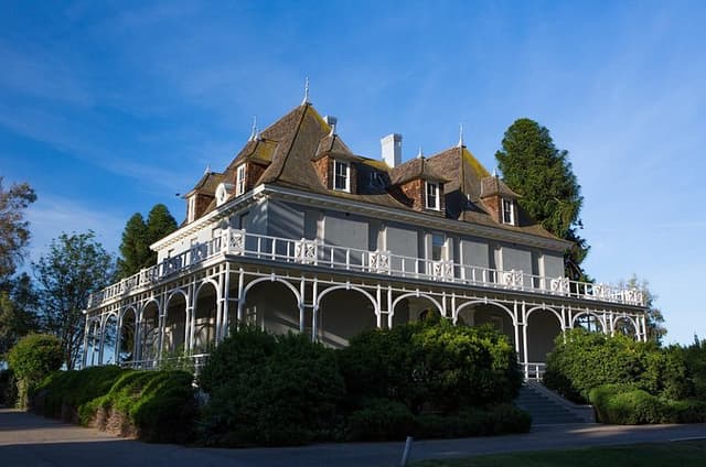 Kearney Mansion Museum & Gallery Tour