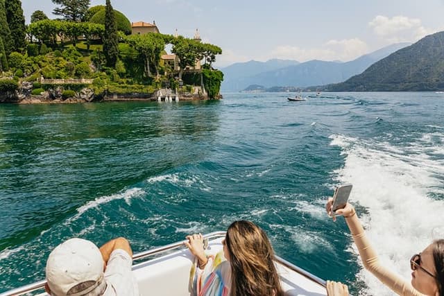 Lake Como Photo Experience: Bellagio, Cruise & Lugano from Milan