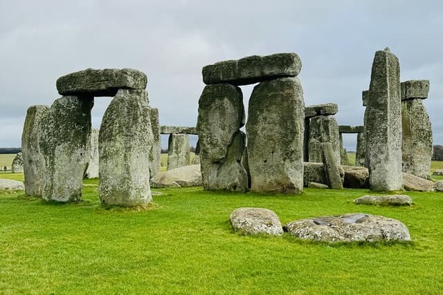 Stonehenge, Windsor, Salisbury... Private Trips from Southampton